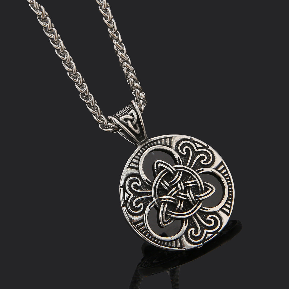 Fashionable And Personalized Concentric Knot Round Necklace